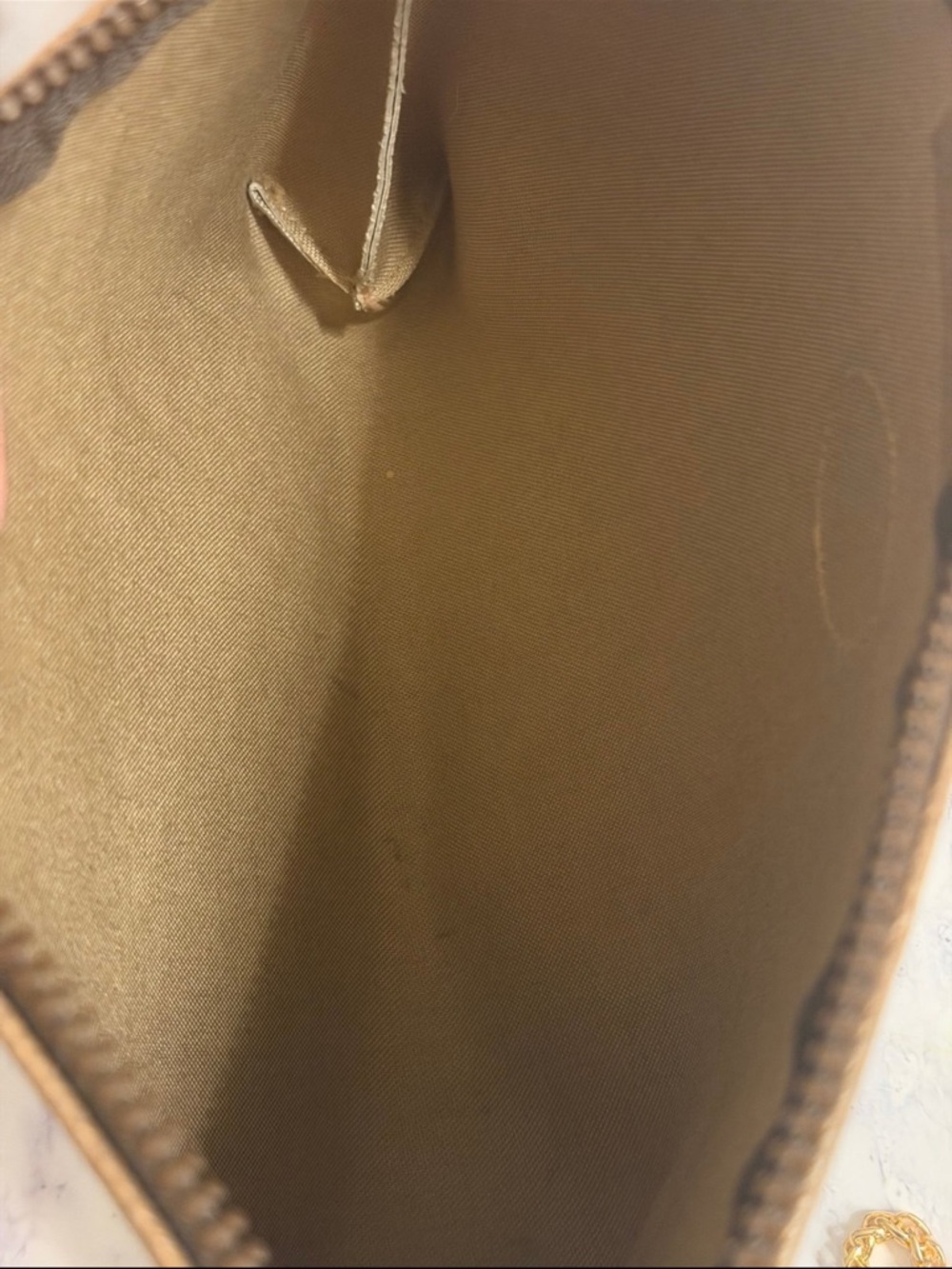 Gucci Beige GG Supreme Canvas Crossbody with Gold Chain - Picture 7 of 8